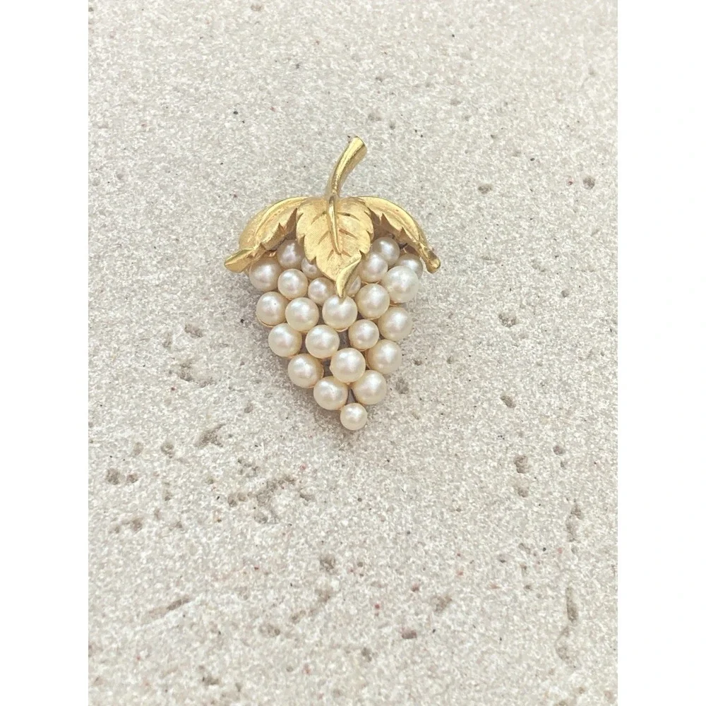 Vintage Crown Trifari Gold Tone Grape Brooch Faux Pearl Cluster Leaf 1960s
